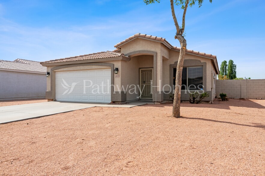 Building Photo - 8839 W Manzanita Dr