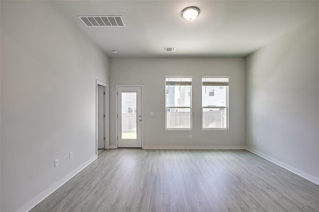 Building Photo - 15107 Forum Ave