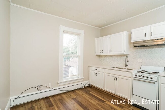 Building Photo - Charming 1 bedroom with a Bonus Room! Bran...