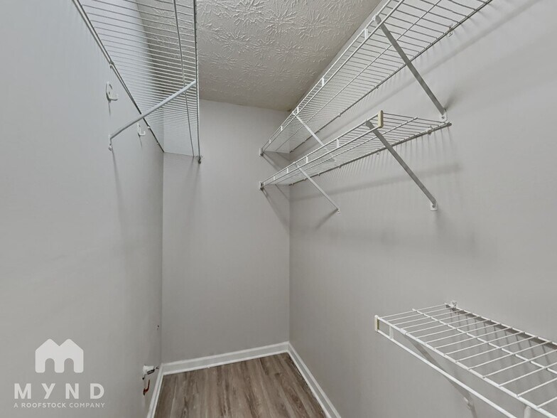 Building Photo - 211 Nicki Ct