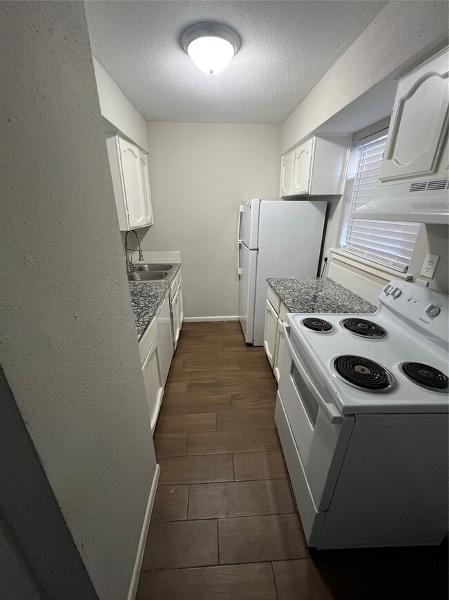 Building Photo - 3342 Burke Rd