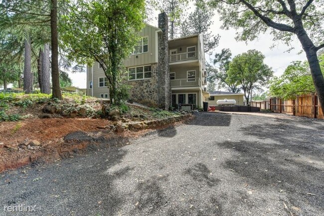 Building Photo - 40 Sunrise Ave