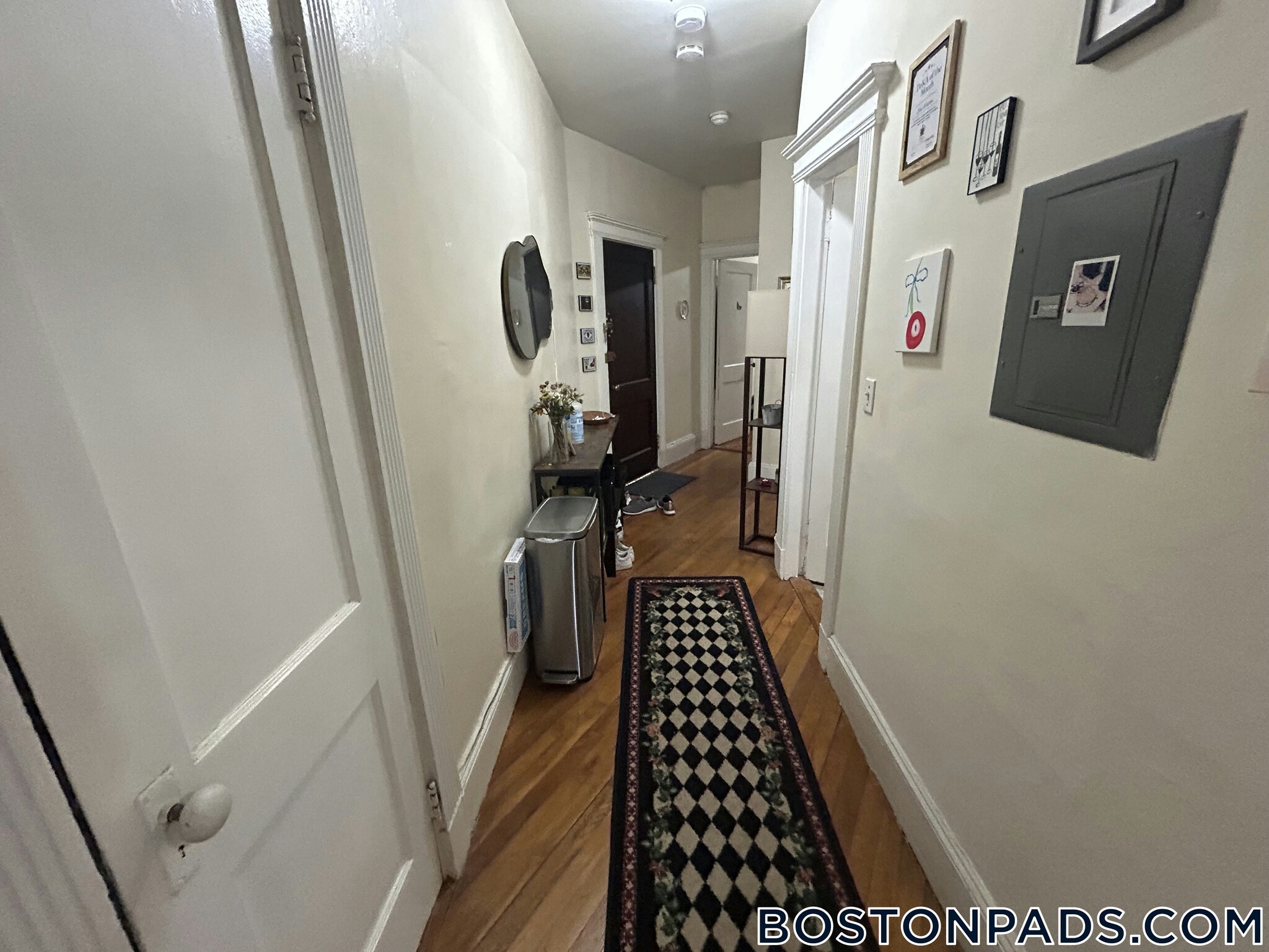 Building Photo - 463 Park Dr