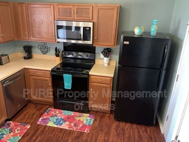 Building Photo - 108 Covey Ln