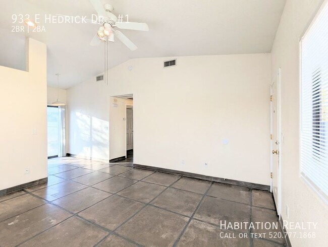 Building Photo - 933 E Hedrick Dr