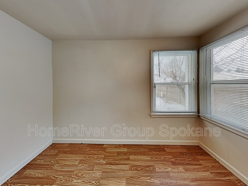 Building Photo - 5311 N Elm St