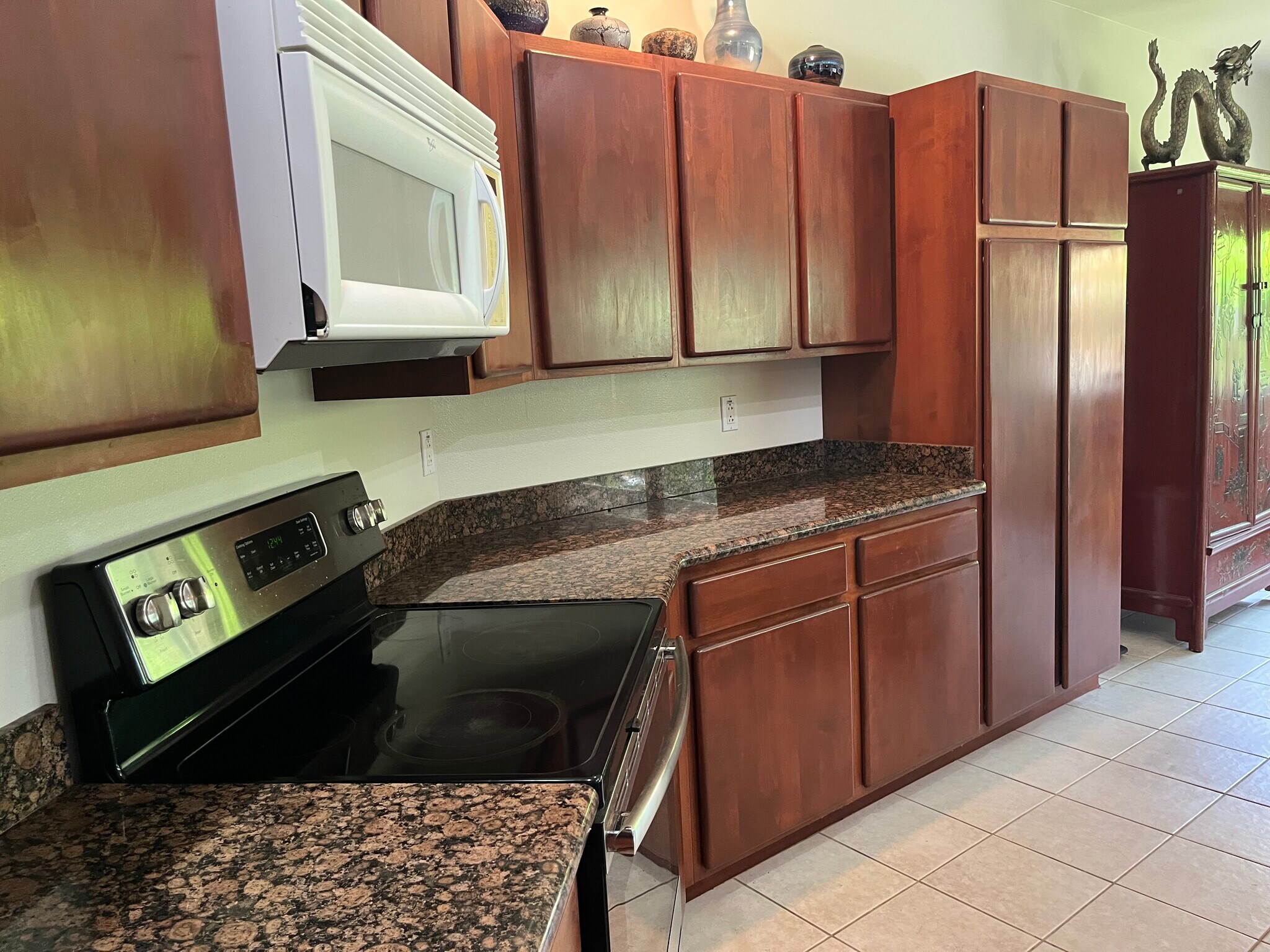 Kitchen - 68-1689 Alana St