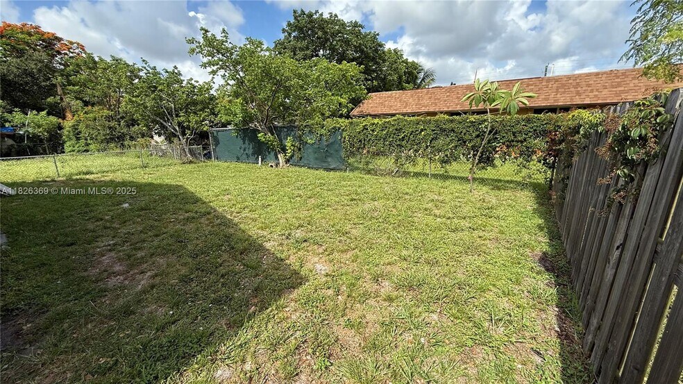 Building Photo - 4235 SW 62nd Ave