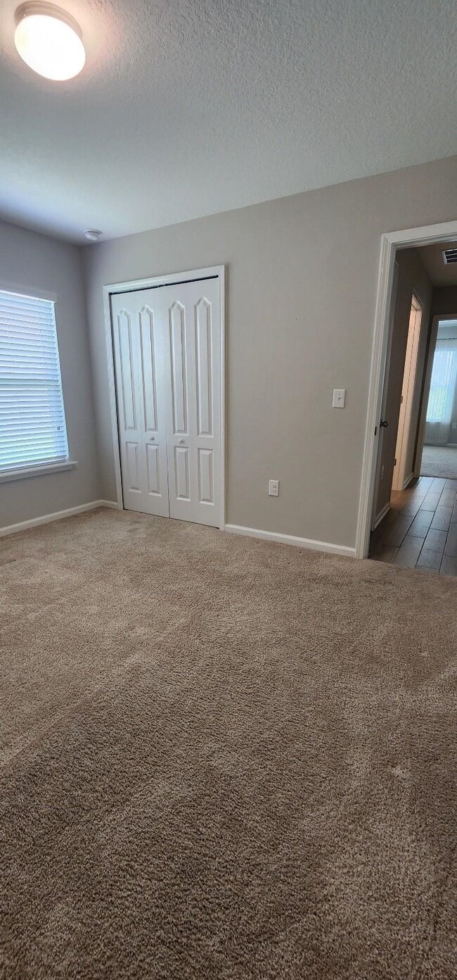 Building Photo - 226 Lost Lake Dr