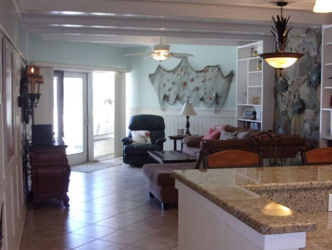 Building Photo - 5650-5A1A A1A S