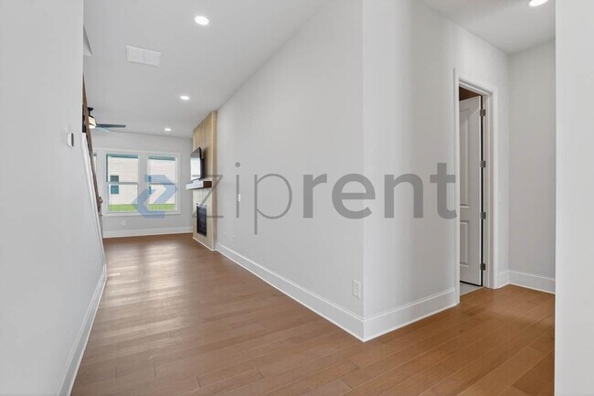 Building Photo - 6510 Wallace Farms Dr