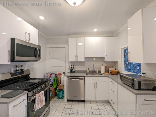 Building Photo - 92 Powder House Blvd