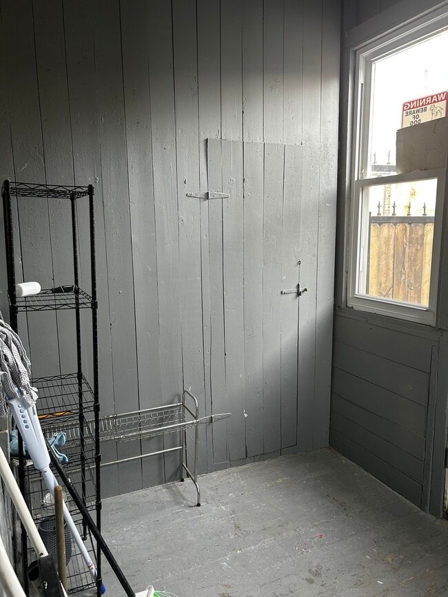 Building Photo - 2744 W 23rd St