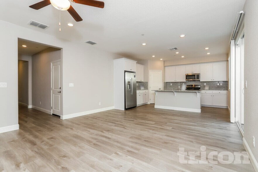 Building Photo - 1106 Victorian St