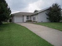 Building Photo - 1001 E Scott St