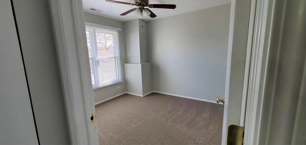Building Photo - 1406 Clairmont Ct