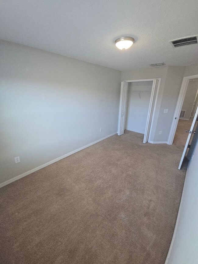 Building Photo - Town House 3/2.5 in Riverview