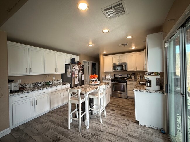 Building Photo - 3809 Alpine Bypass Ave