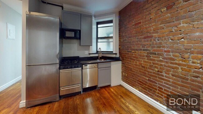 Building Photo - 221 E 23rd St