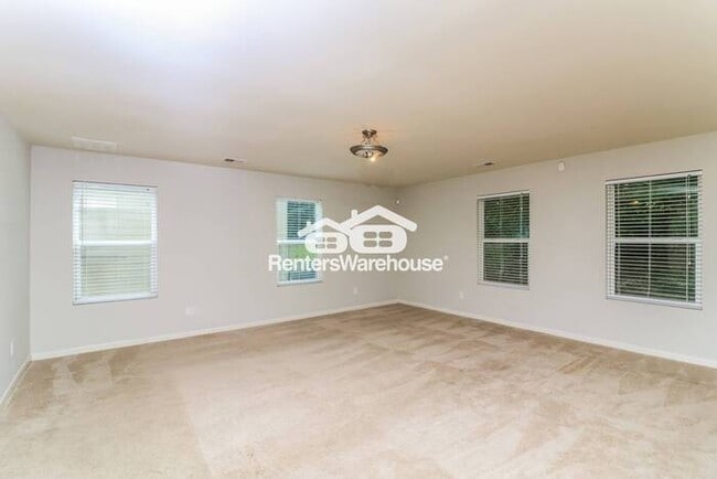 Building Photo - 4/3 Brick front Home