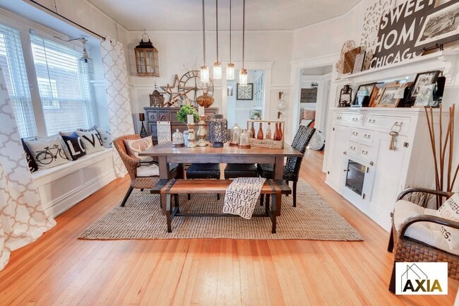 Building Photo - Downing