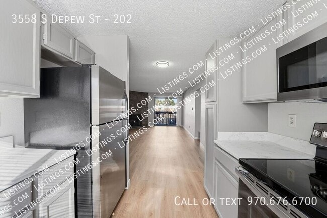 Building Photo - 3558 S Depew St