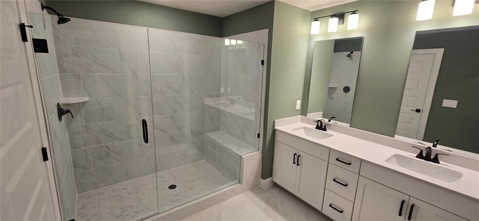 Building Photo - 400 Elise Wy