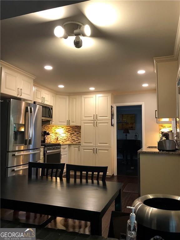 Building Photo - 4832 Valley View Ct