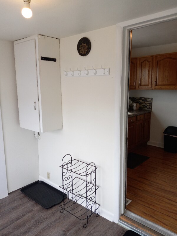 Building Photo - 2 W Pacific St