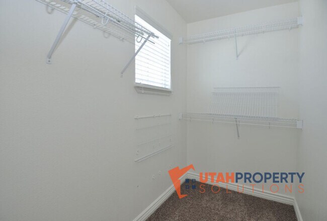 Building Photo - 11763 Currant Dr