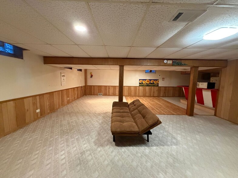 Building Photo - 25125 Campbell Ave