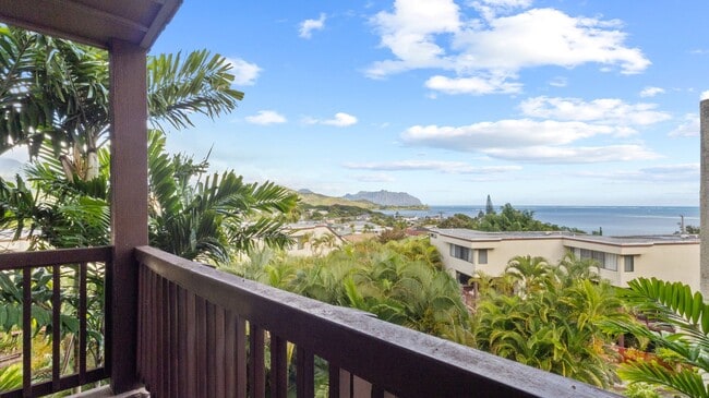 Building Photo - Beautiful 2-Bedroom Townhouse in Kaneohe –...