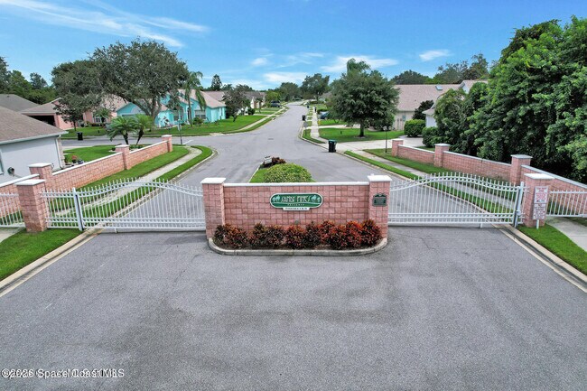 Building Photo - 958 Pine Creek Cir NE