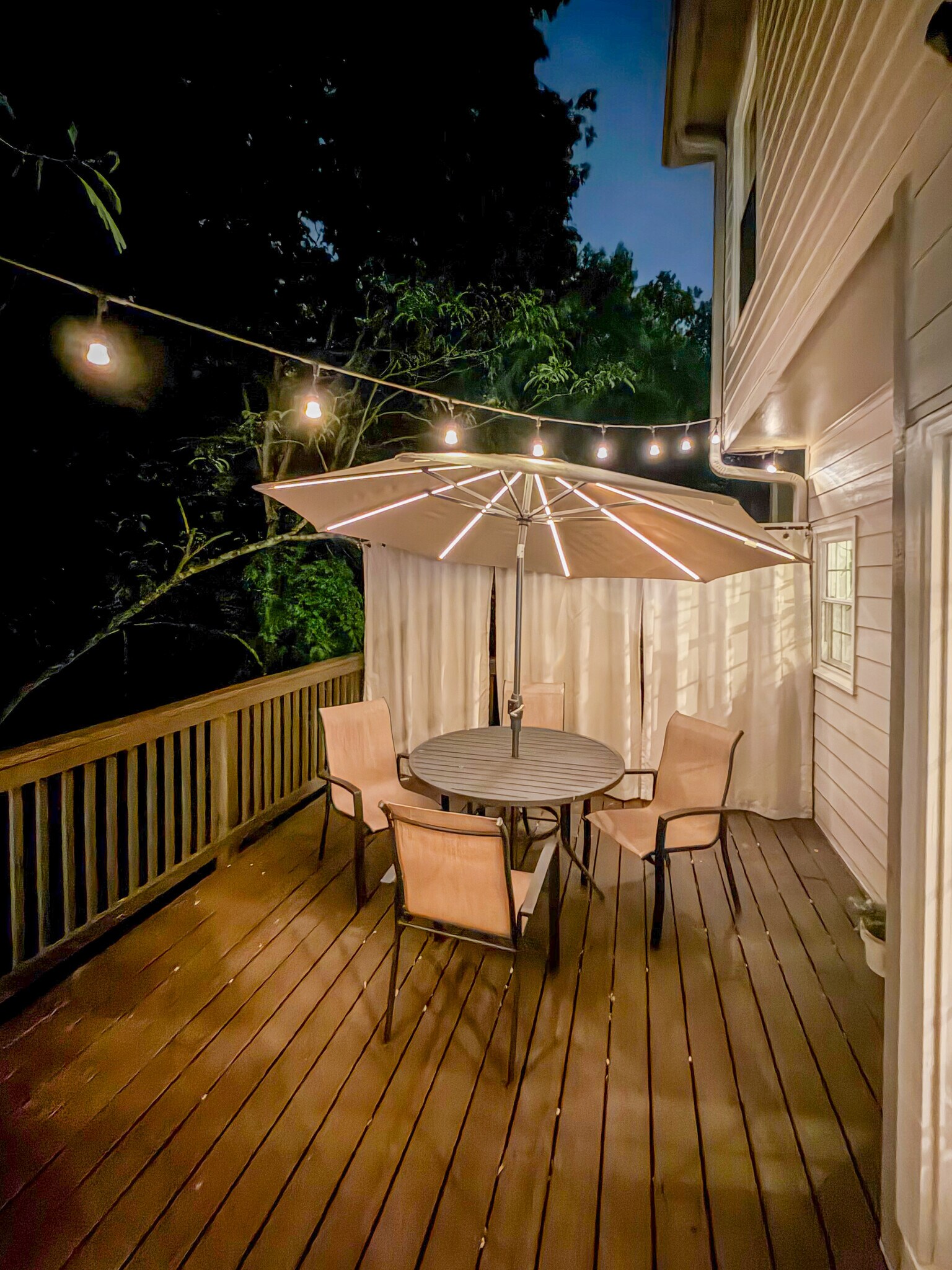 Building Photo - 1106 Glenrose Dr SE