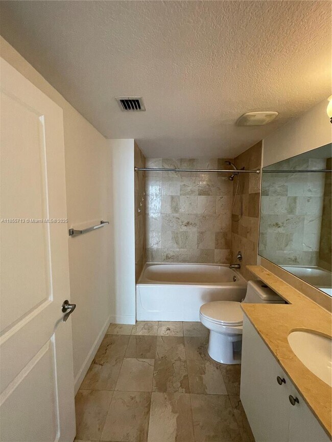 Building Photo - 170 SE 14th St