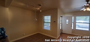 Building Photo - 202 Serna Park