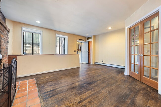 Building Photo - 117 W 82 St