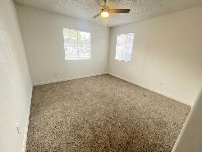 Building Photo - GORGEOUS 1BED/1BATH GROIND FLOOR UNIT CONDO