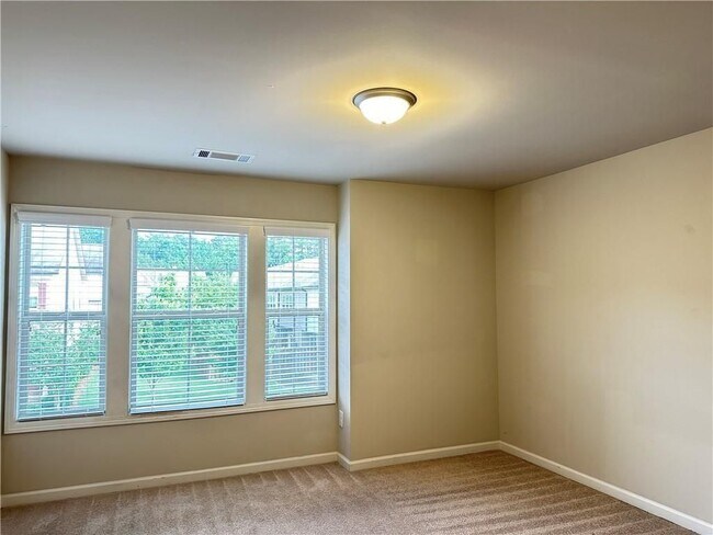 Building Photo - 2045 Wheylon Dr