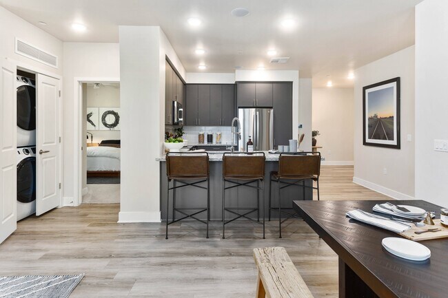 Building Photo - Reflect at Dobson Ranch