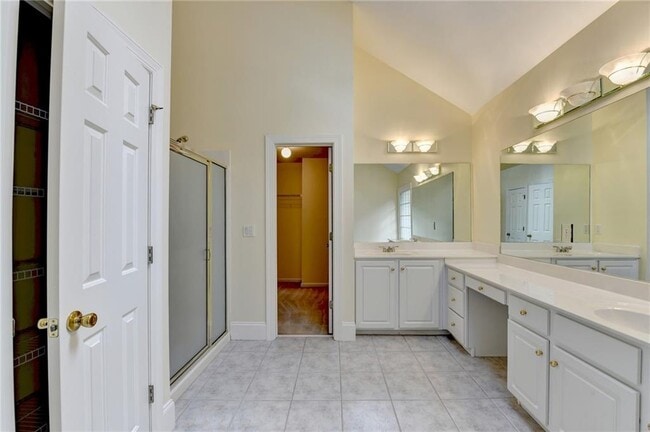 Building Photo - 11140 Donnington Dr