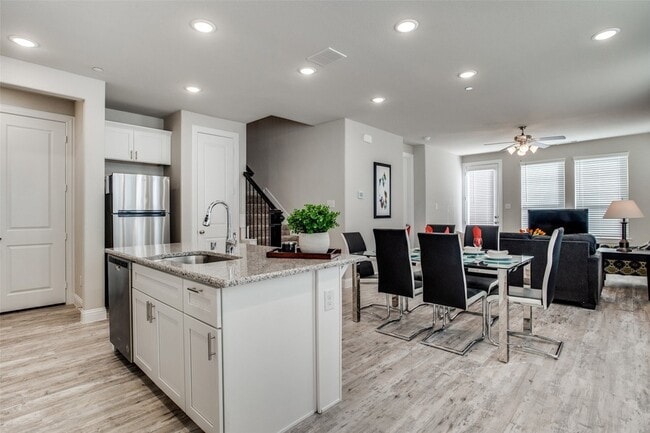 Building Photo - 1718 Lisa Ct