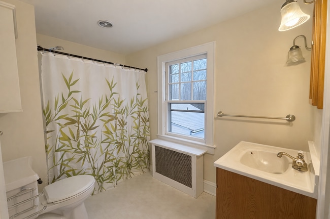 Building Photo - 329 N Eagleville Rd