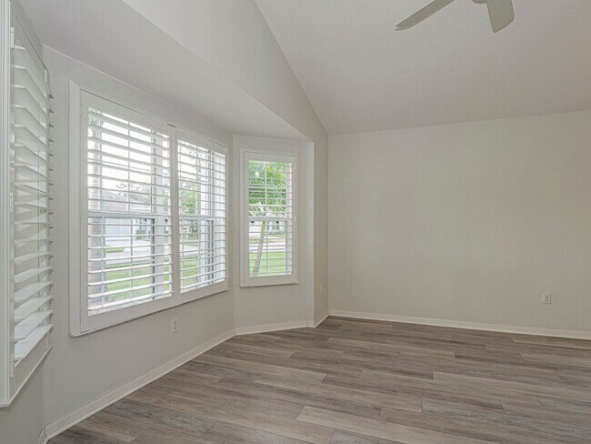 Building Photo - 105 Briarcliff Cir