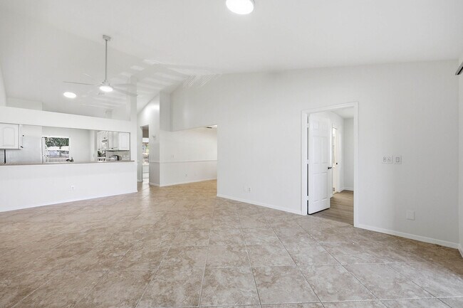 Building Photo - 138 Pebble Shores Dr