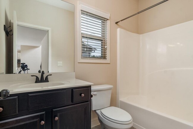 Building Photo - 307 Fieldstone Ln