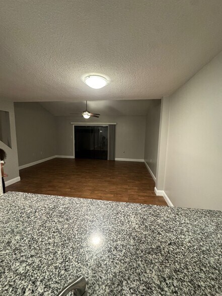 Building Photo - 5082 Ernst Ct