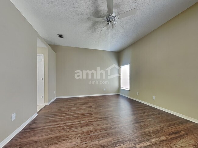 Building Photo - 13401 Sunvale Place