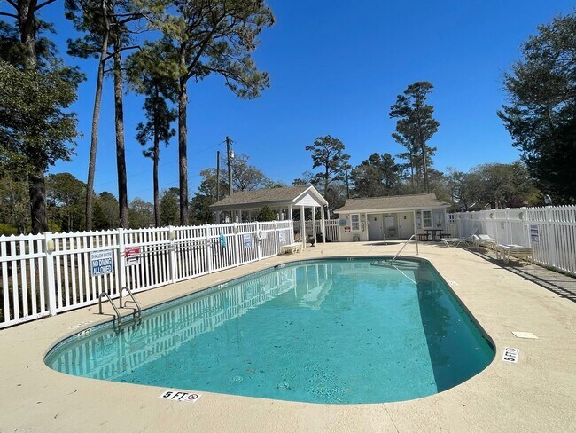 Building Photo - 4420 Eastport Blvd
