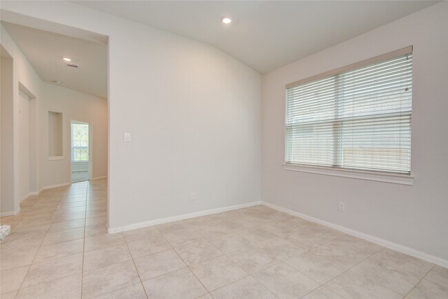 Building Photo - 2425 Temple Crag Dr